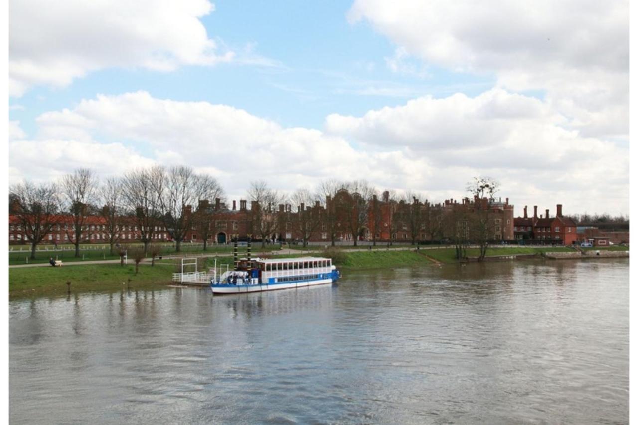 Hampton Court Hotel East Molesey Exterior foto